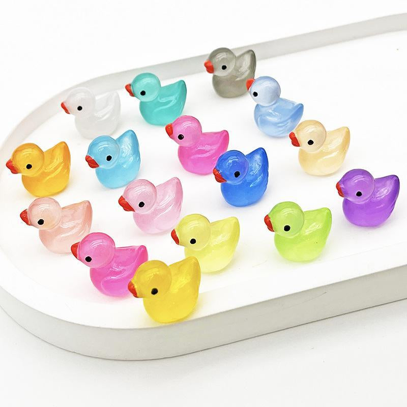 Mini Tiny Ducks, Little Duck Figures, DIY Toy Mini Resin Ducks, Plastic Small Miniature Ducks, Bulk for Dollhouse Decor, Micro Fairy Garden Landscape Aquarium Tiny Toys, Christmas Gift